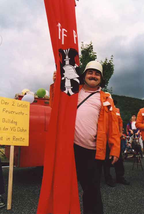 Umzug-Der-letzte-Fanhentrae.jpg